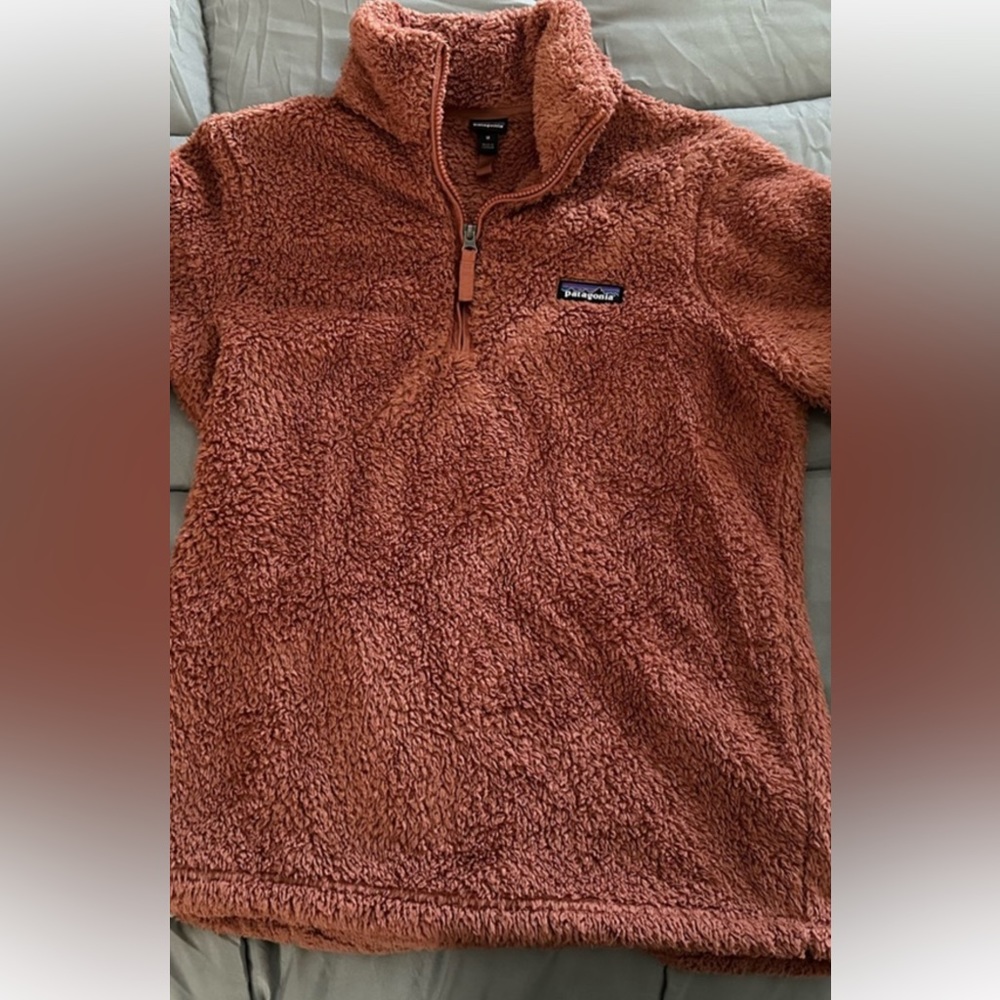 Patagonia Los Gatos 1/4 zip pullover Medium, rust/terracotta color.
